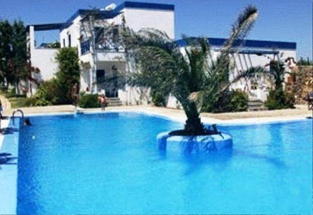 Amfitrion Hotel Vári Exteriér fotografie