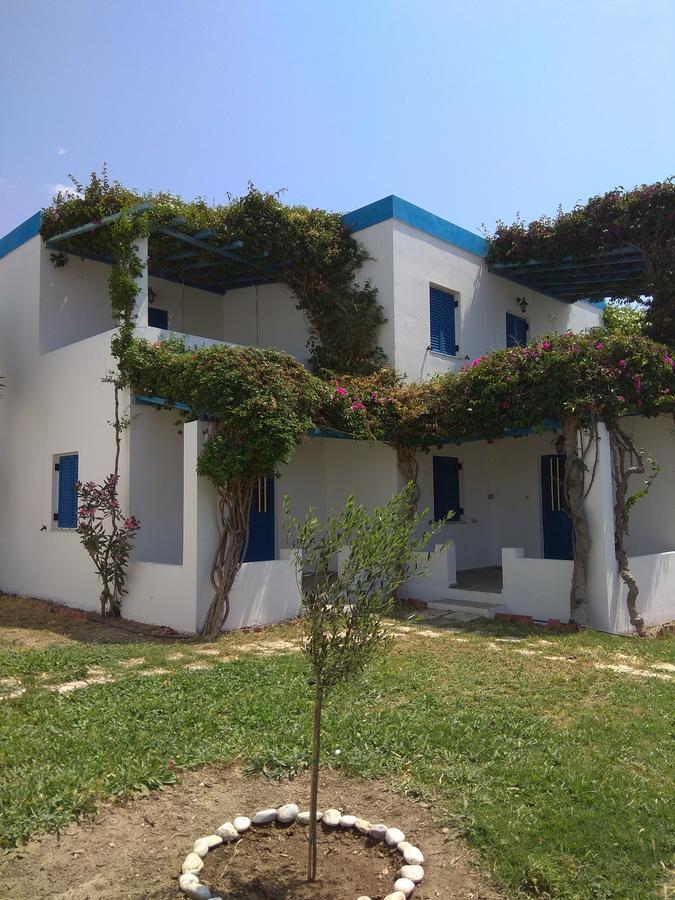 Amfitrion Hotel Vári Exteriér fotografie